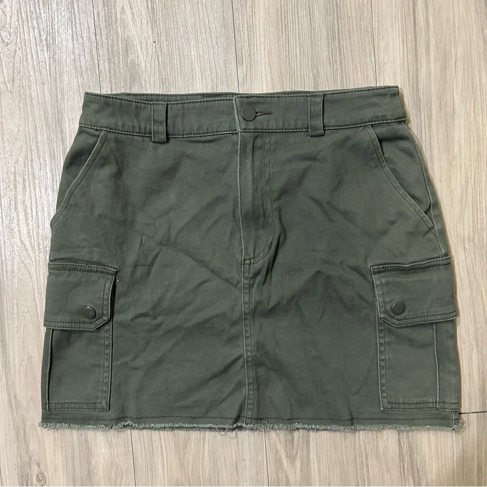 Camo Green Cargo Skirt Forever 21 Small